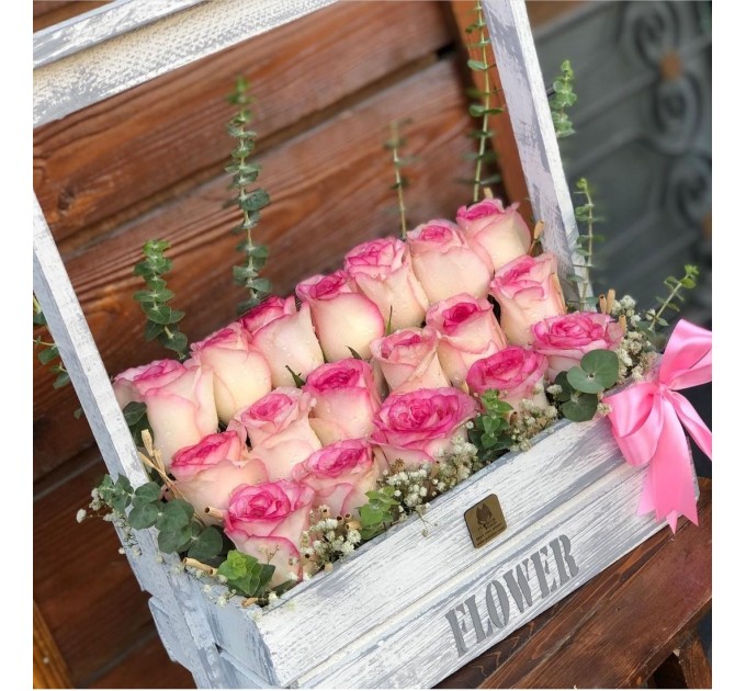 Уникальная Композиция из Роз доступна для Доставки по Киеву!