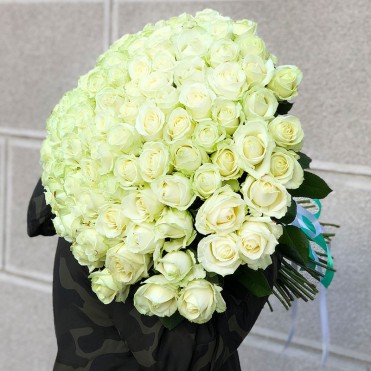 101 белая роза 60 см Аваланч