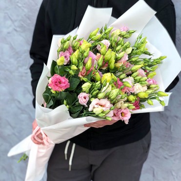 19 розовых эустом