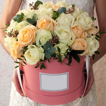 Цветы в коробке "Мэрилин Монро" Цветы в коробке "Мэрилин Монро"