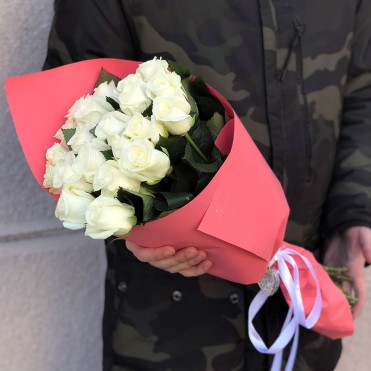 21 белая роза 50 см Белуга