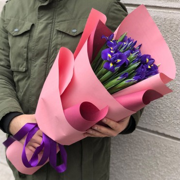 39 сине-фиолетовых ирисов