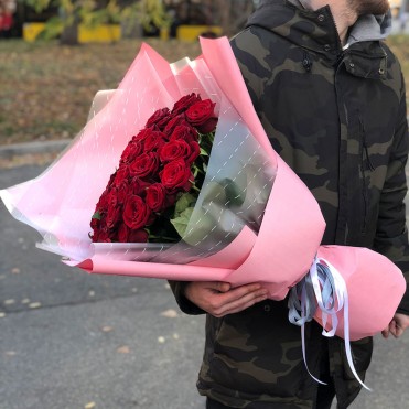 51 красная роза 60 см Престиж