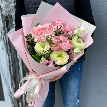 Букет квітів «Кремовий мус»