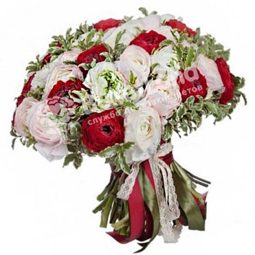 Букет из 49 ранункулюсов