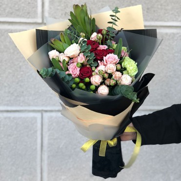 Букет квітів «Маргарет»