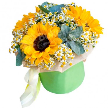 Цветы в шляпной коробке «Летние воспоминания» Цветы в шляпной коробке «Летние воспоминания»