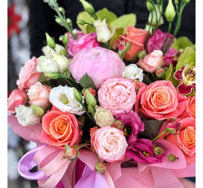 Квіти в капелюшної коробки «Наомі»