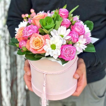 Квіти в капелюшної коробки «Спокуса»