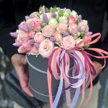 Цветы в шляпной коробке «Цветочный блюз» Цветы в шляпной коробке «Цветочный блюз»