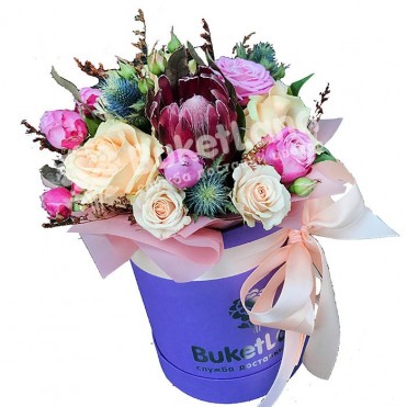 Цветы в шляпной коробке «Валенсия»